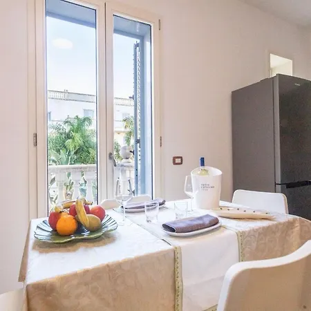 Bilocale Corso Italia 698 2° Piano Con Balcone Feriehus